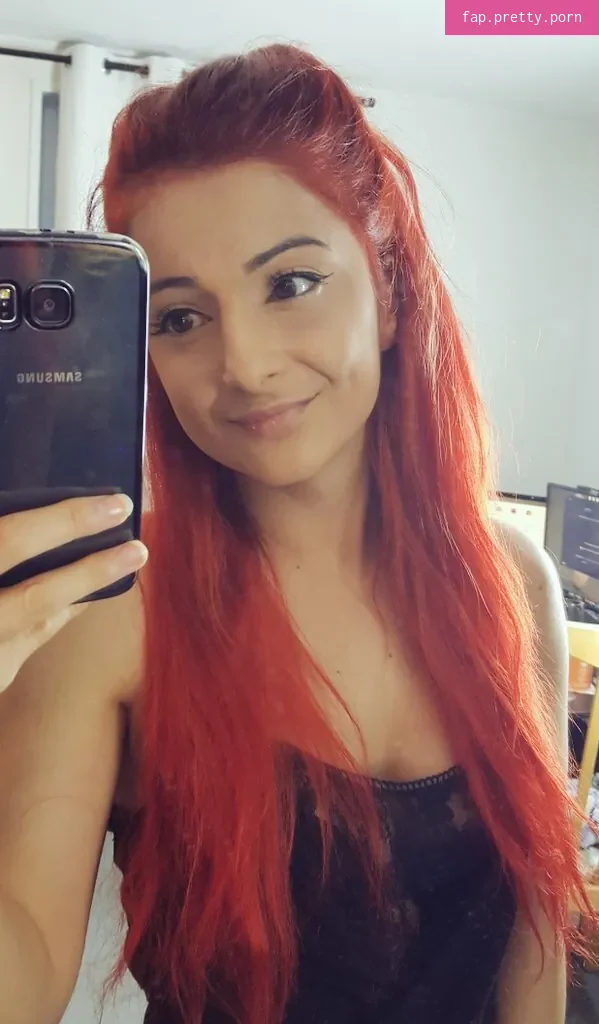 AnnieFuchsia - Photo #21