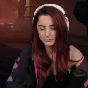 AnnieFuchsia