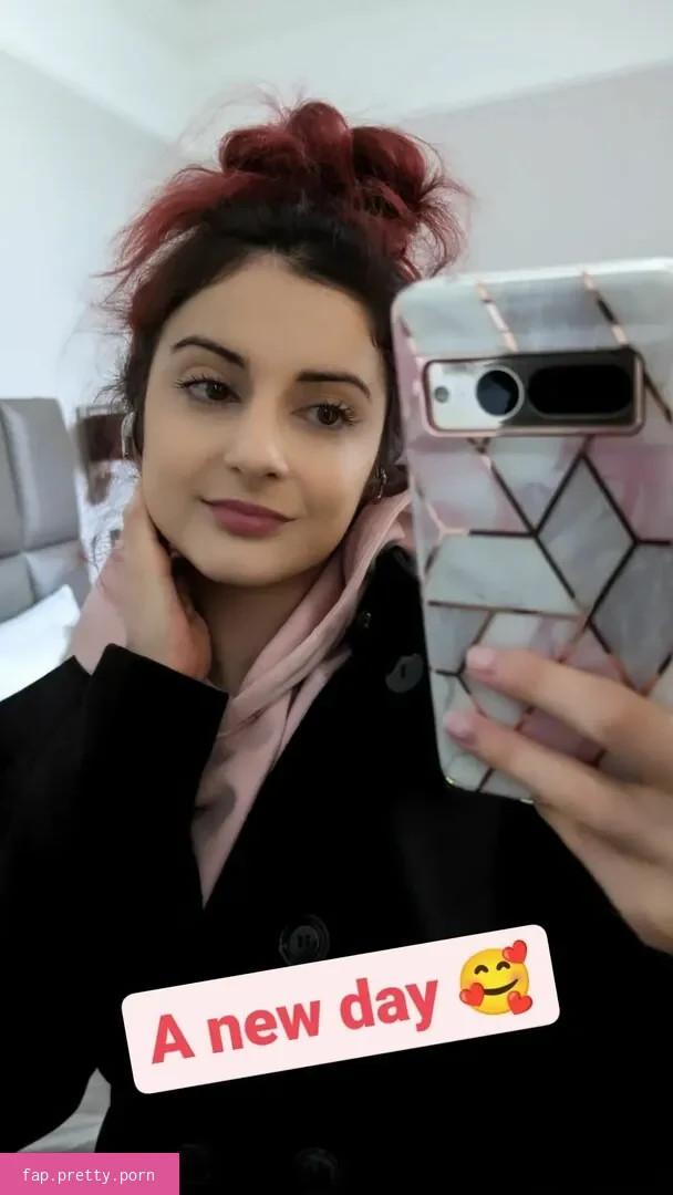 AnnieFuchsia - Photo #68