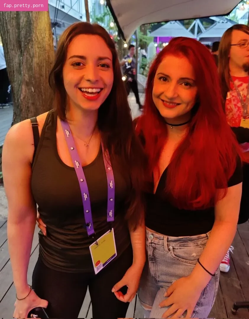 AnnieFuchsia - Photo #16