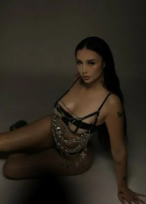 Auhneesh Nicole