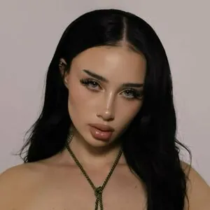 Auhneesh Nicole