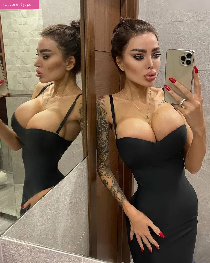 Alena Omovych - Photo #17