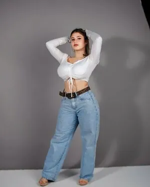 Abril Perez / 0abriilperez / 0abrilperez ????????