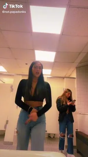 alex.papadonker