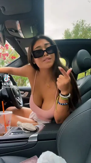 alex.papadonker