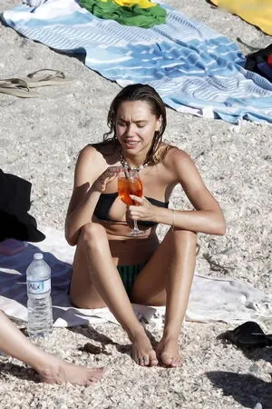 Alexis Ren