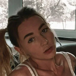 alyson_red