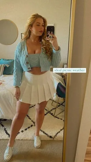 Amanda R