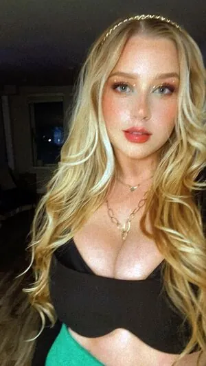Amanda R