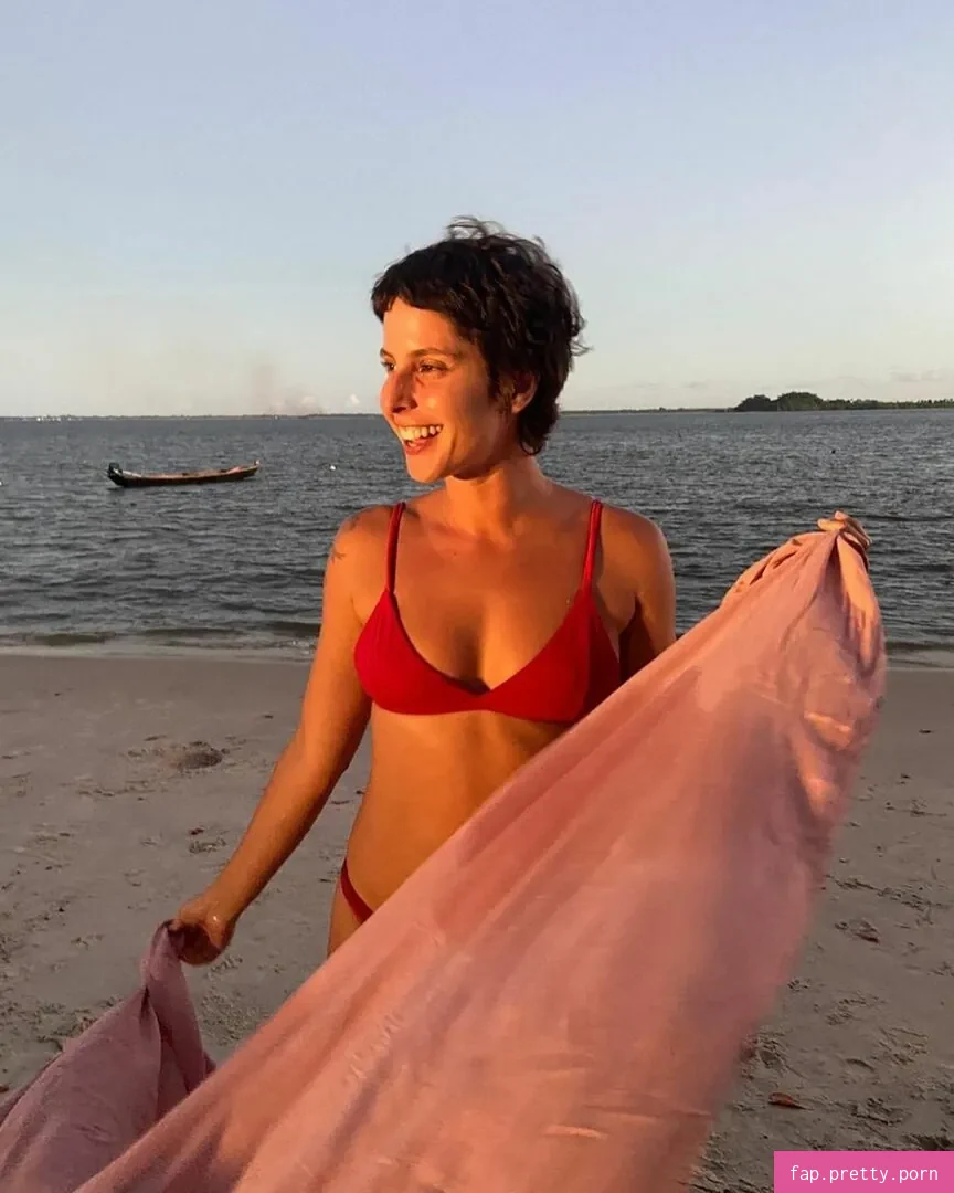 Ana Rios - Photo #02