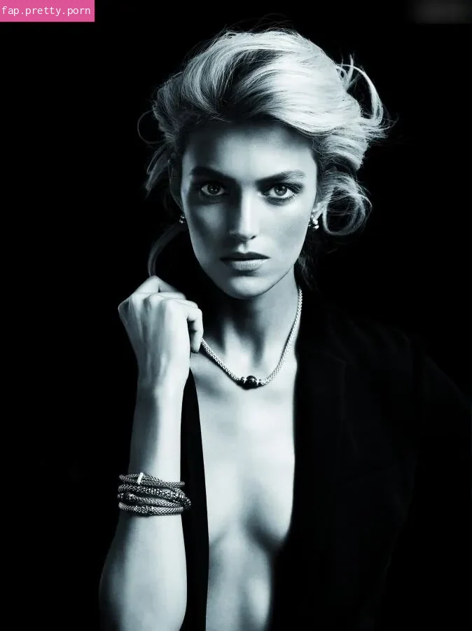 Anja Rubik - Photo #35