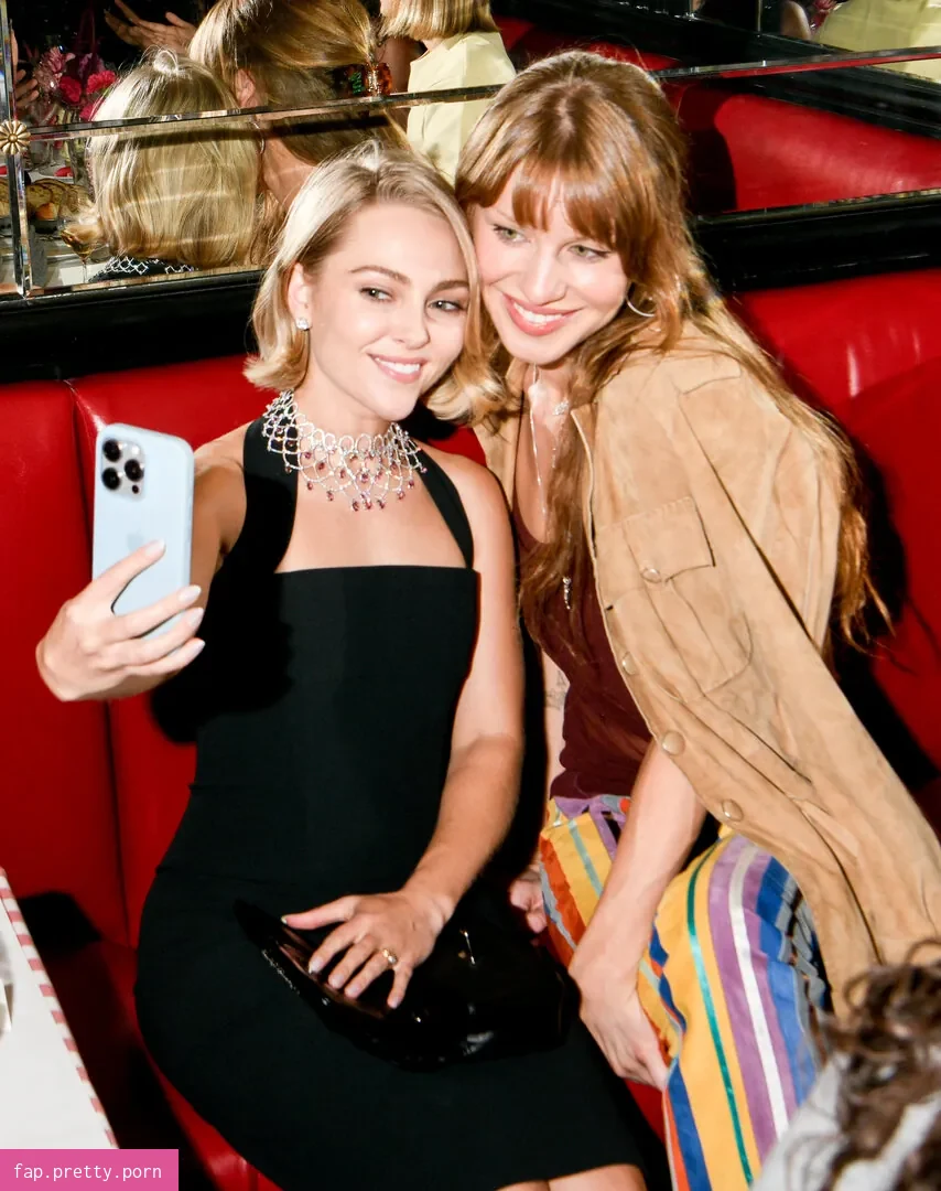 AnnaSophia Robb - Photo #19