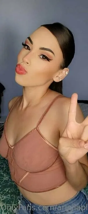 ariellabloom