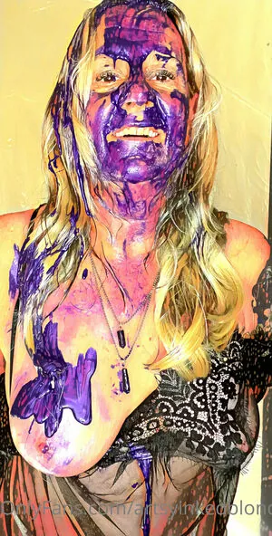artsyinkedblonde