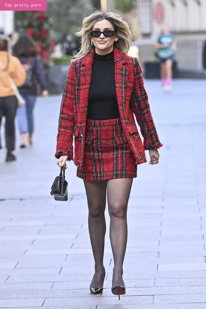 Ashley Roberts(Pussycat Doll) - Photo #14