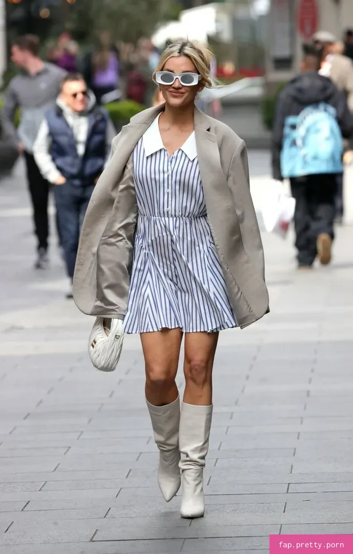 Ashley Roberts - Photo #09