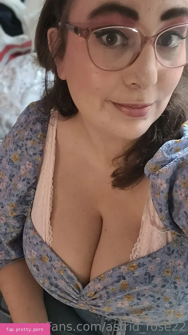 astrid_rose22 - Photo #18