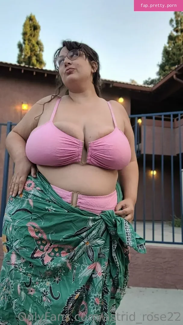 astrid_rose22 - Photo #71