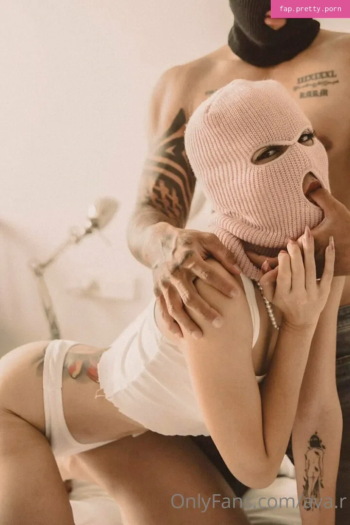 Ava.R - Photo #01