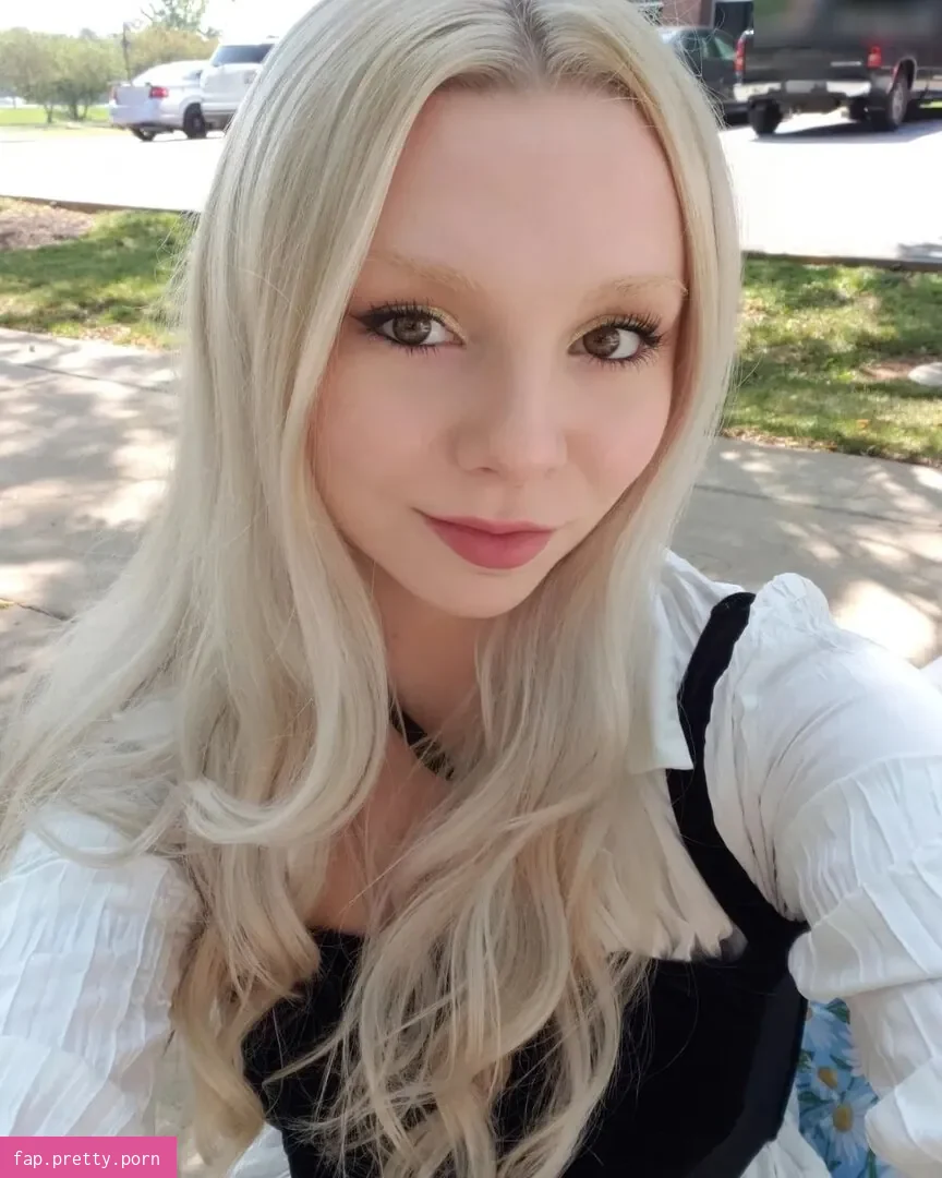 Averi Roselyn - Photo #02
