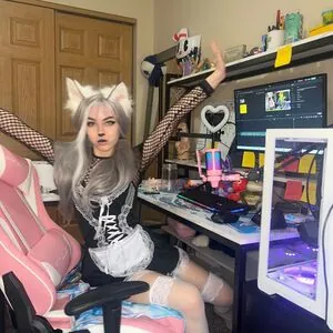 Awkspew_roo2