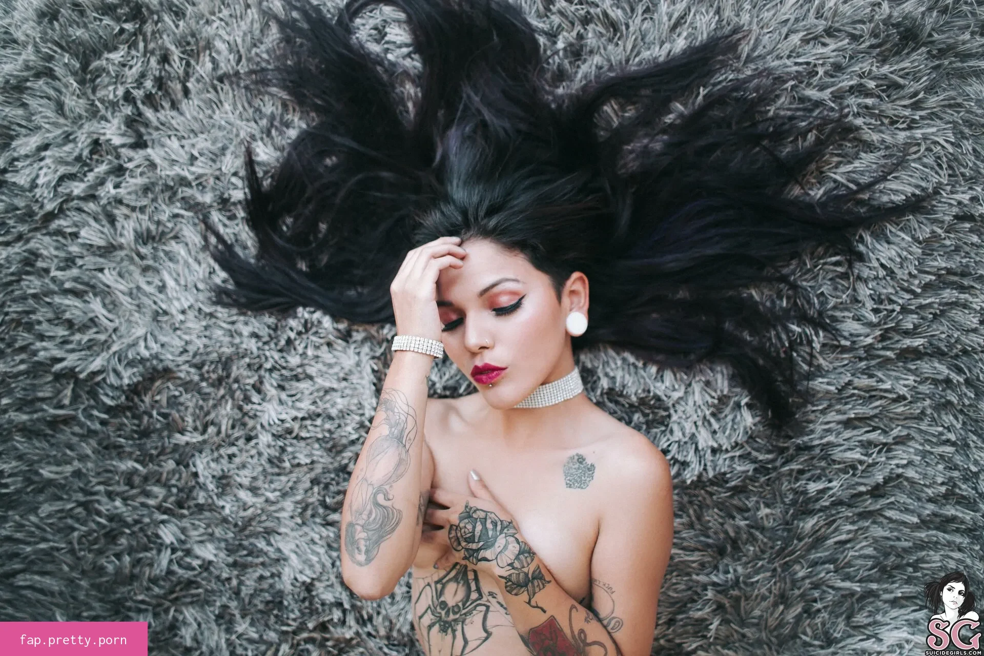 Agatha Suicide - Photo #03