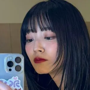 Airi Suzuki