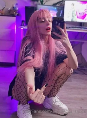 alexandra_shock