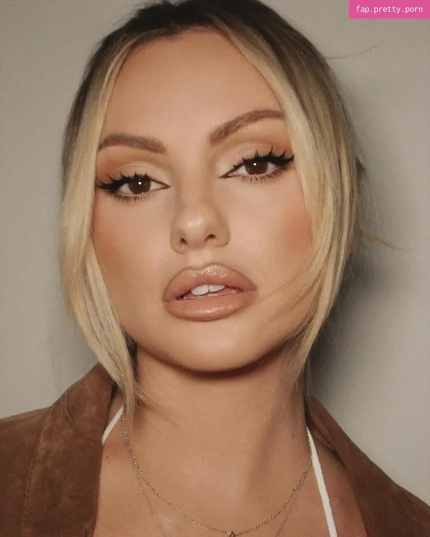 Alexandra Stan - Photo #08