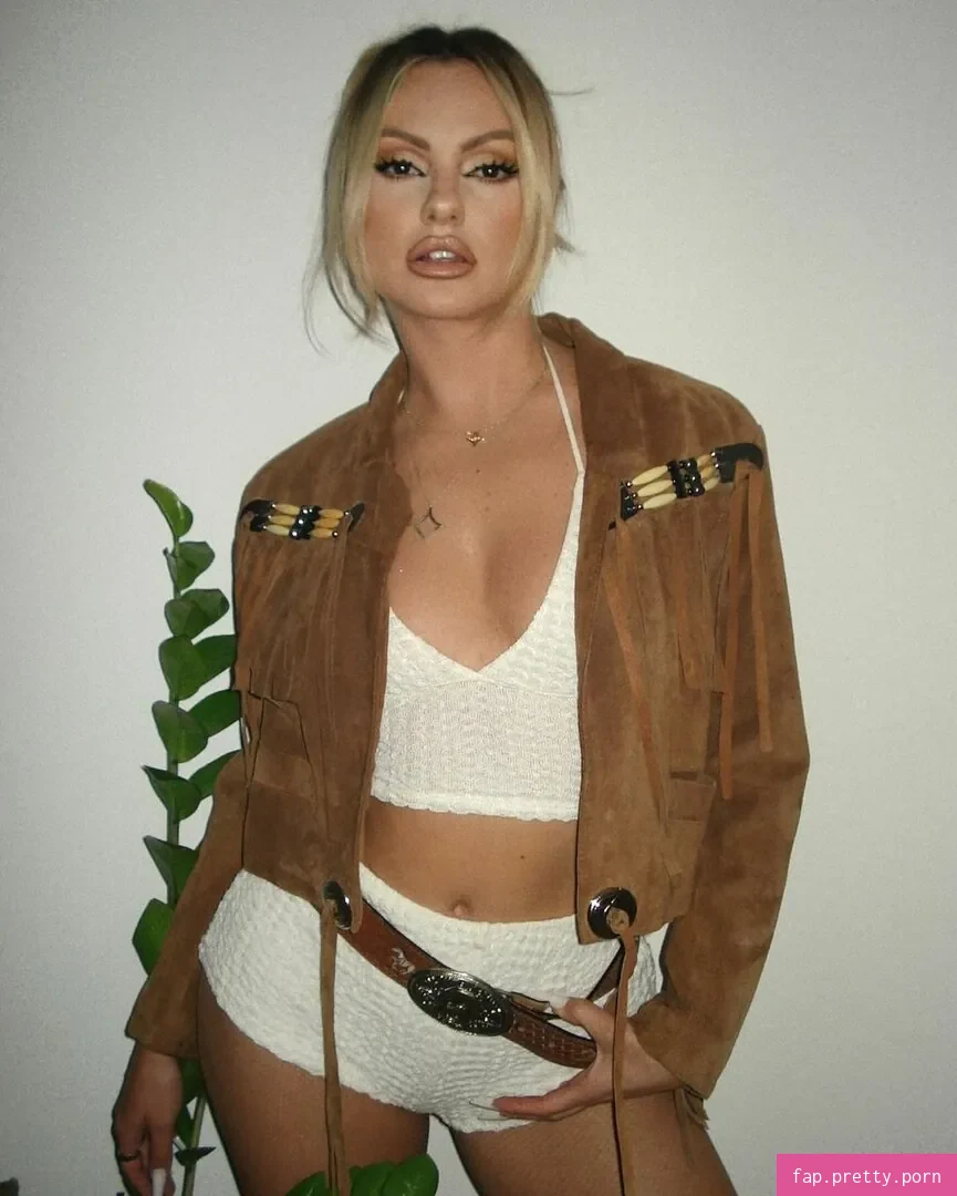 Alexandra Stan - Photo #09