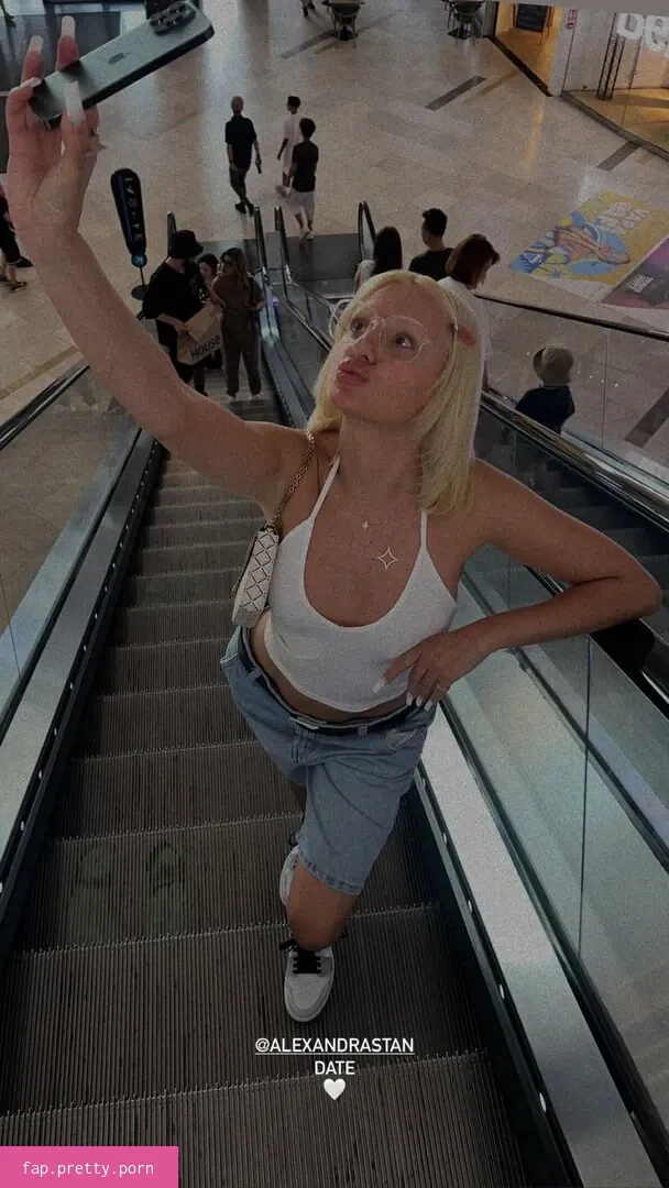 Alexandra Stan - Photo #76