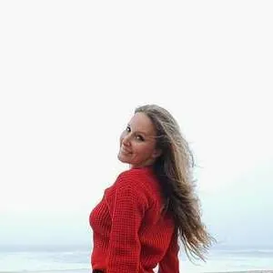 Allie Surfer