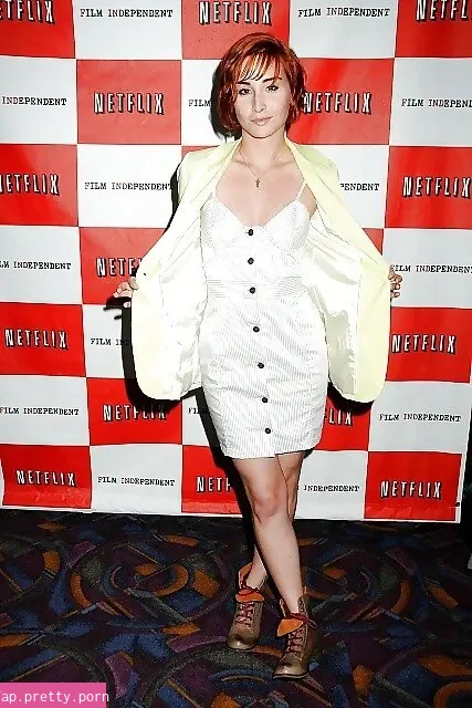 Allison Scagliotti - Photo #10