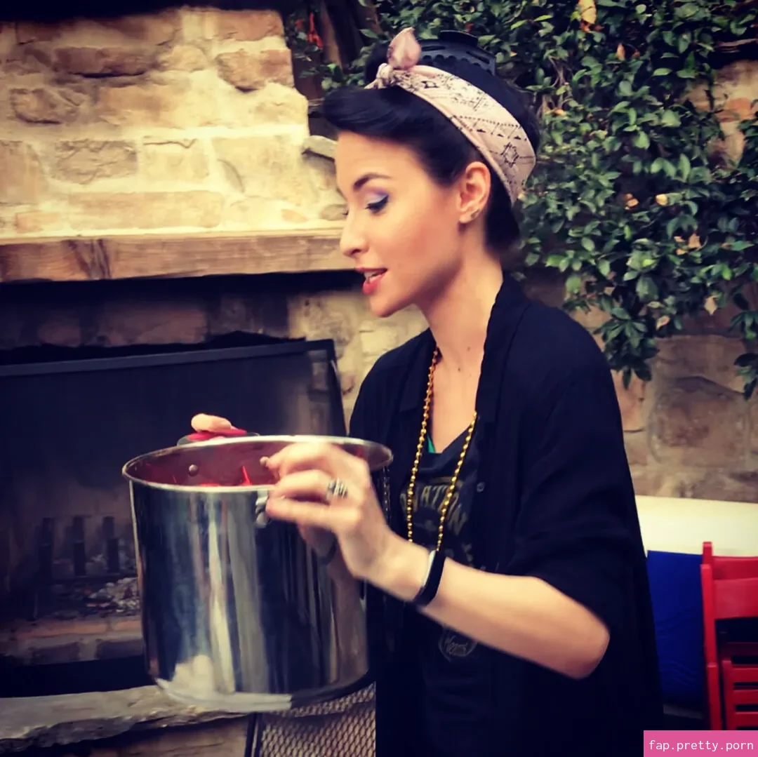 Allison Scagliotti - Photo #64