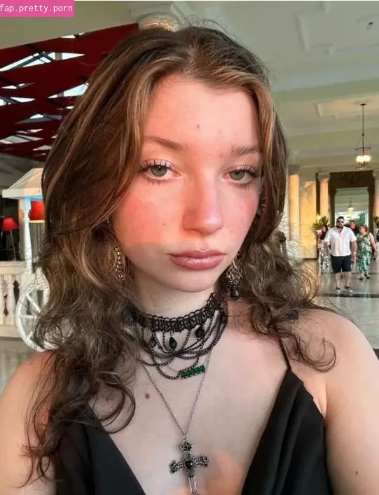 Alyssa Schwartz - Photo #04