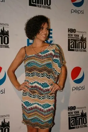 Andrea Sixtos