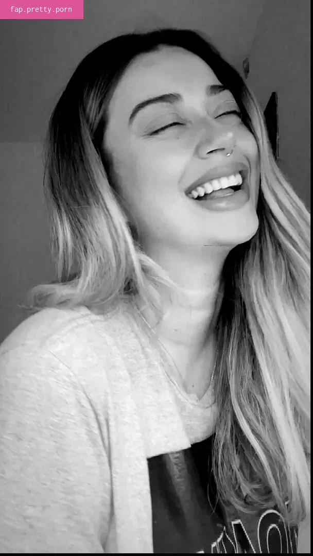 Angeline Sant - Photo #08