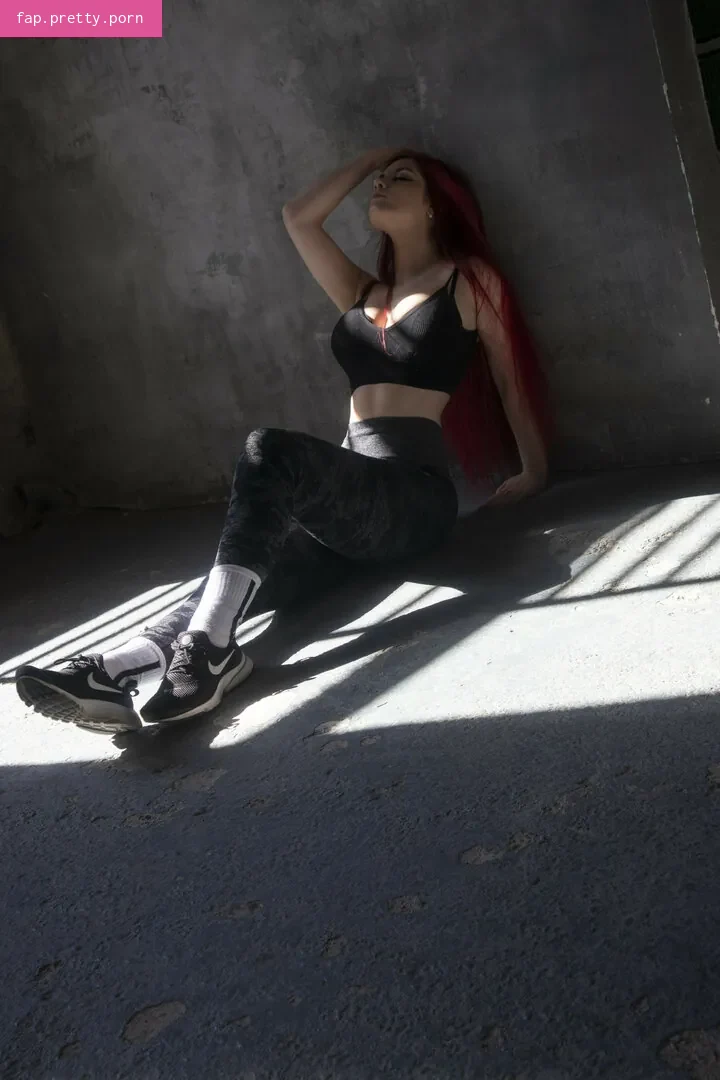 Angie Strelnikova - Photo #03
