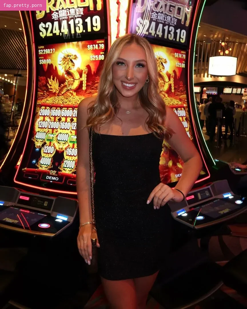 Anna Schmid - Photo #18