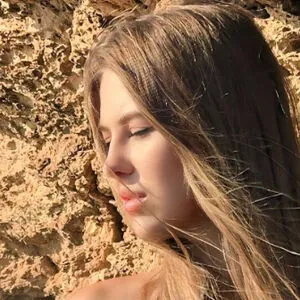 Anna (@ssugarkiss)