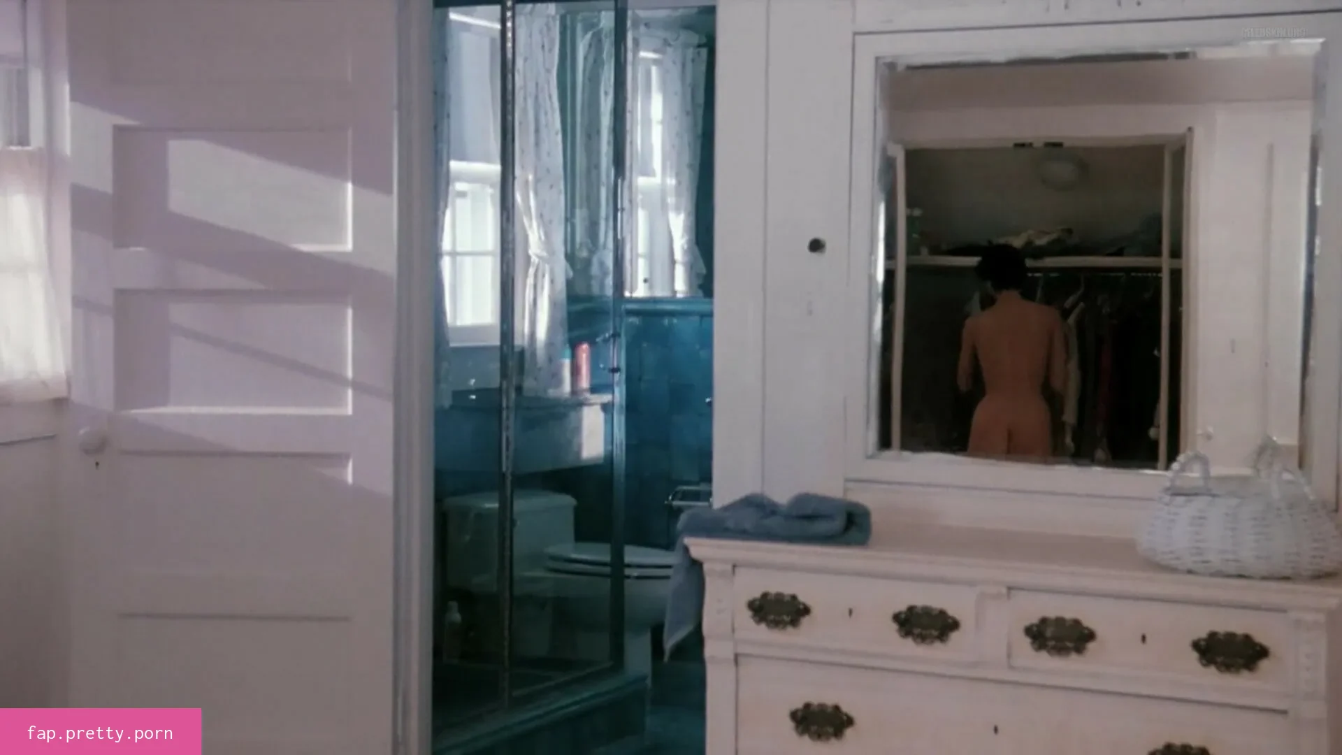 Annabella Sciorra - Photo #02