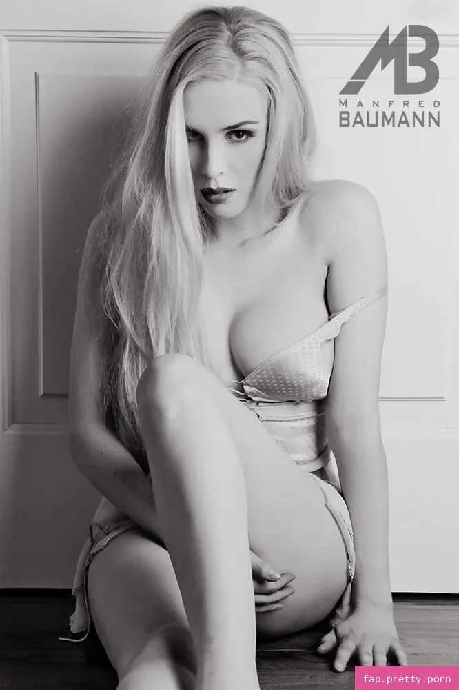 Ariane Sommer - Photo #34