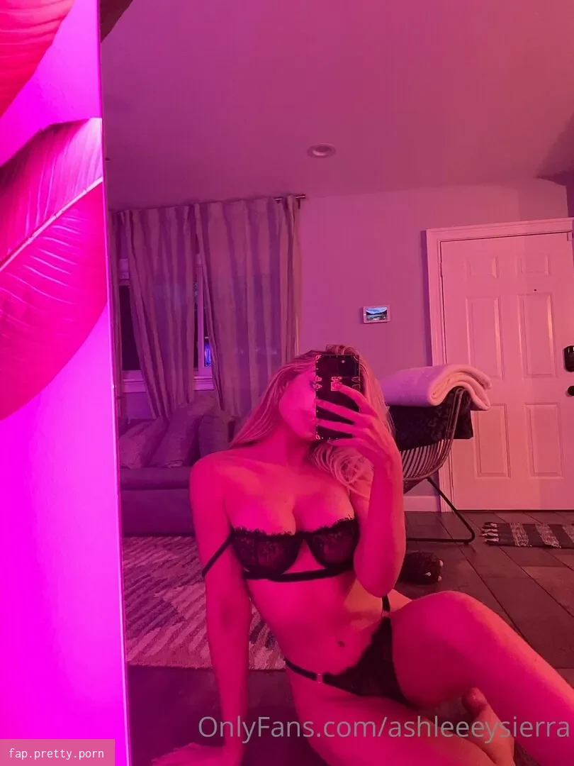 ashleeeysierra - Photo #02