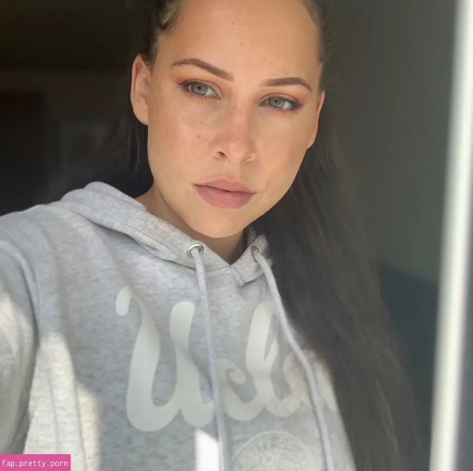 Ashleigh Stroude - Photo #09