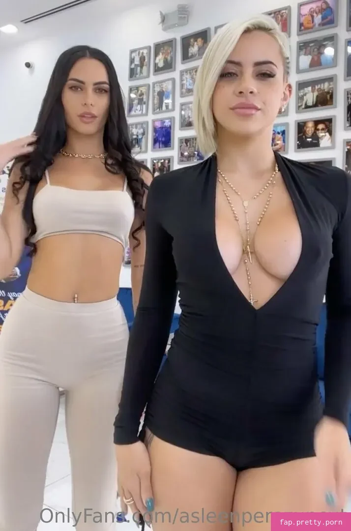 Asleenperezuncut - Photo #25