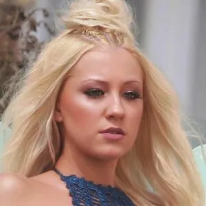 Ava Sambora