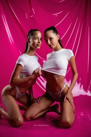 Adelalinka Twins