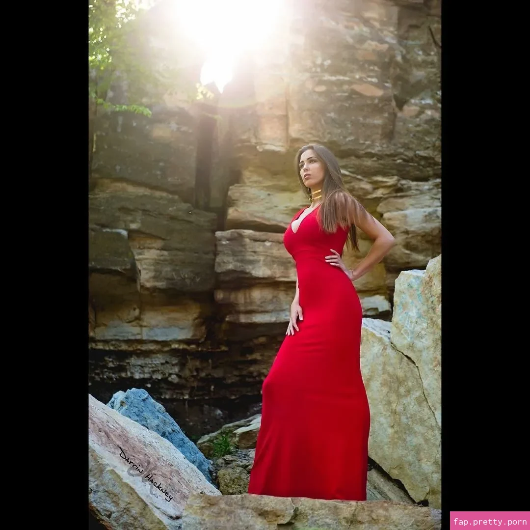 Amanda Thompson - Photo #31