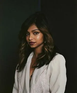 Anjini Taneja Azhar